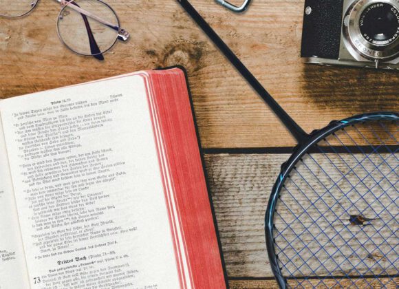 Die Bibel – Ausrüstung und Bewahrung Die Bibel – Ausrüstung und Bewahrung